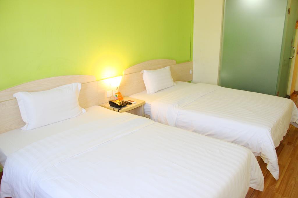 7Days Inn Guangzhou New Tianhe Park Room photo
