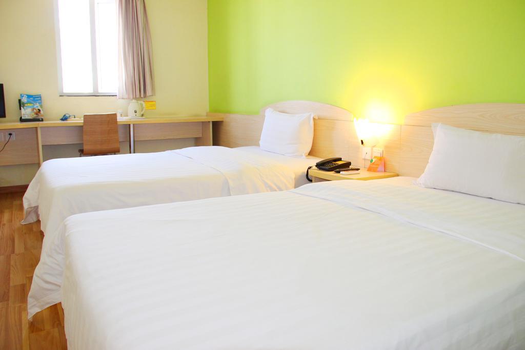 7Days Inn Guangzhou New Tianhe Park Exterior photo