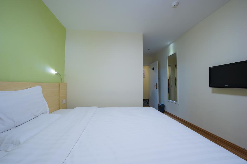 7Days Inn Guangzhou New Tianhe Park Room photo